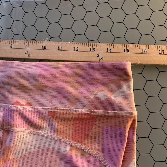 Outdoor Voices Leggings Womens Size XL Pink Orange Camo Techsweat Flex Cropped - Picture 4 of 8